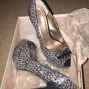 BCBGENERATION LEOPARD SUEDE PLTFRMS WORN ONCE.